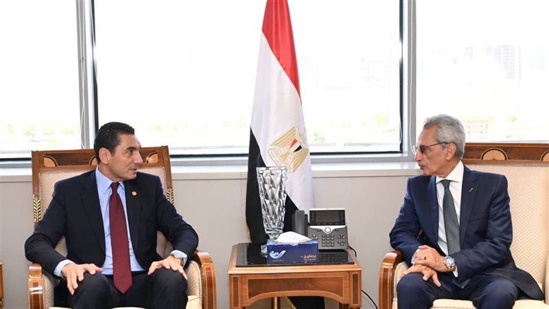 وزير الشباب والرياضة يلتقي وزير شئون المجالس النيابية لبحث تعزيز التعاون
