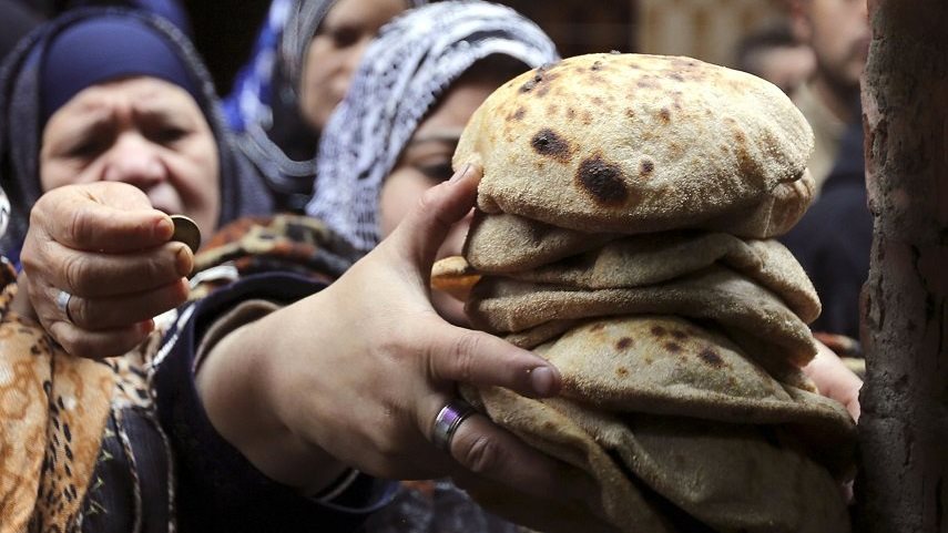 قرار حاسم ينفذ غداً.. التموين تفجر مفاجأة بشأن منظومة الخبز الجديدة ونظام الخصم المباشر