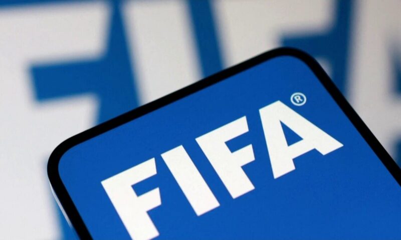 فيفا يدافع عن خطة تجارية بقيمة 20 مليار دولار: لا نبيع كأس العالم