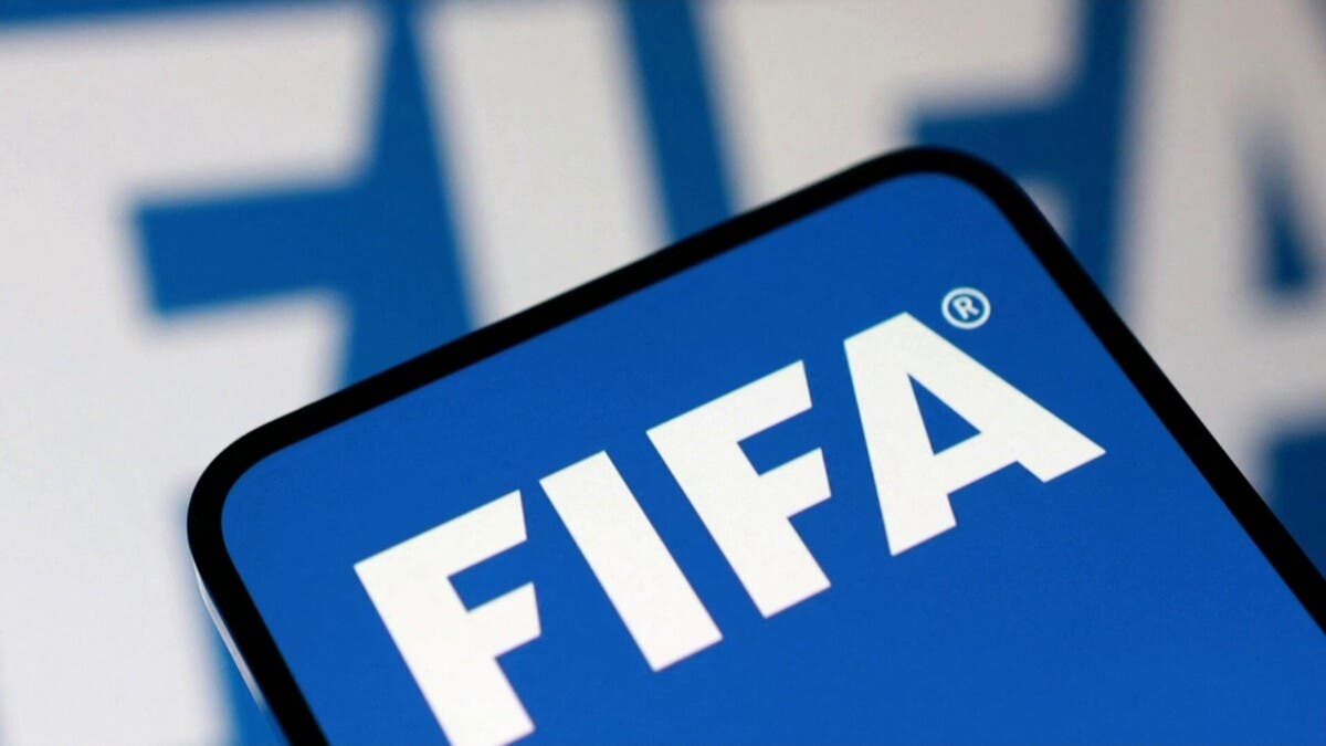 فيفا يدافع عن خطة تجارية بقيمة 20 مليار دولار: لا نبيع كأس العالم