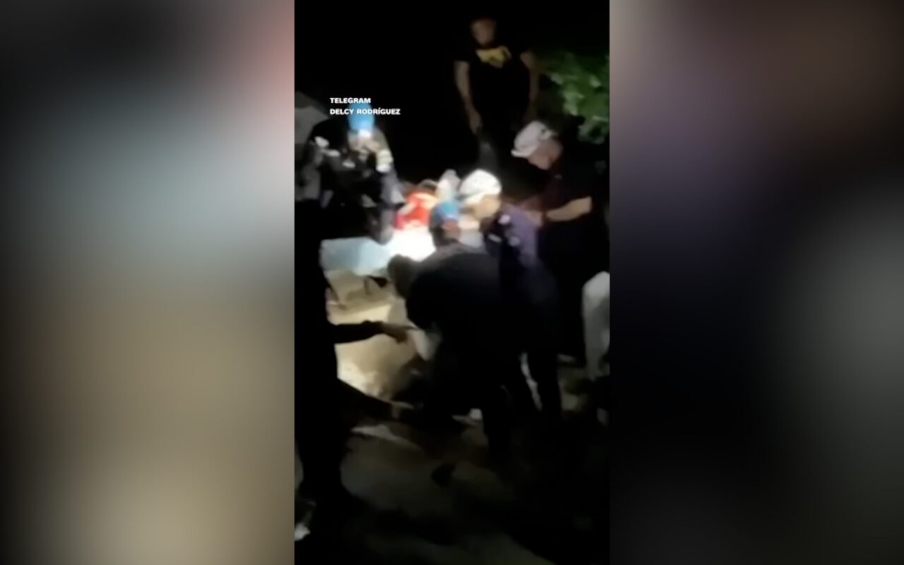 “الله يعطيكم العافية”.. لحظة عثور فرق إنقاذ أردنية على طفل محاصر تحت أنقاض زلزال فنزويلا
