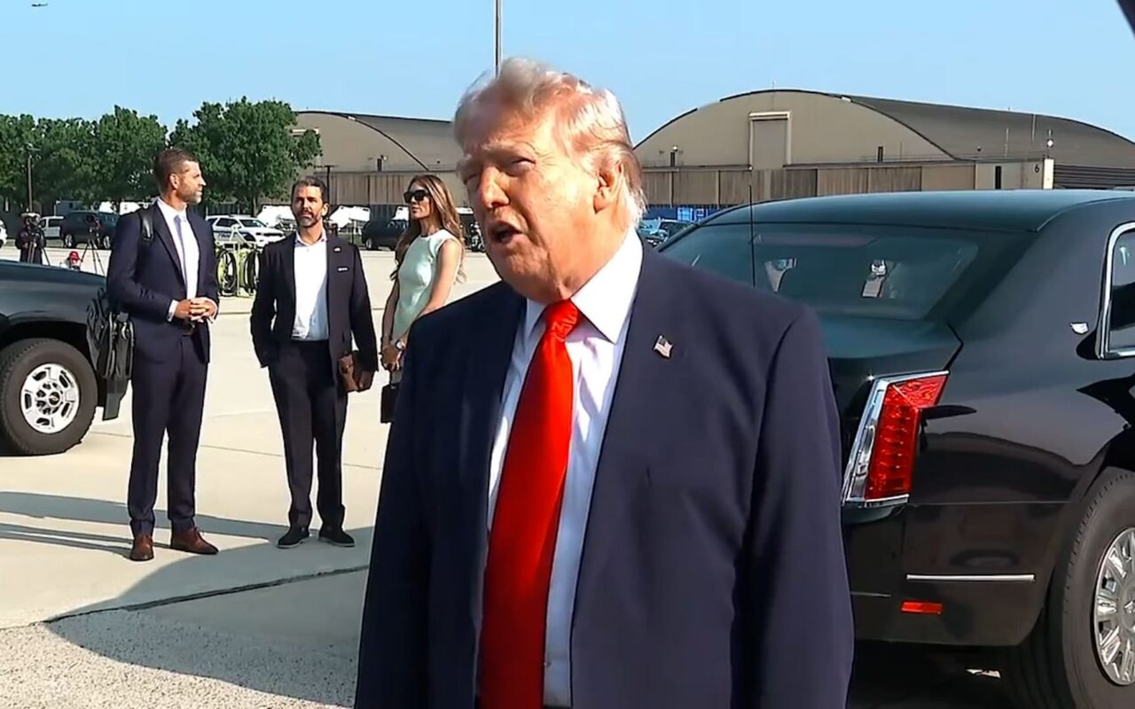 “لا نستطيع بناء مثلها”.. ترامب يشيد بطائرة رئاسية هدية من قطر
