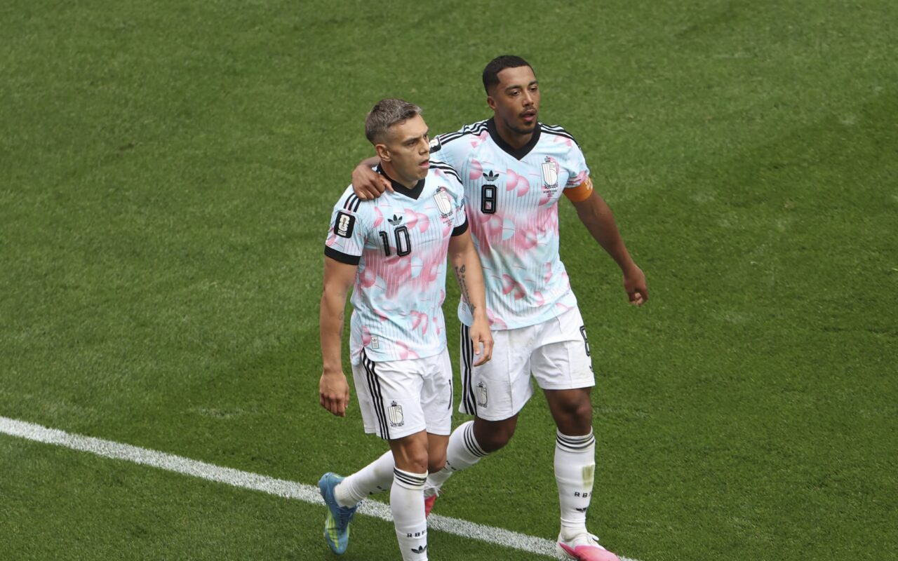 لقطة مونديالية.. مشاجرة بين لاعبي منتخب بلجيكا تتحول إلى عناق واحتفال