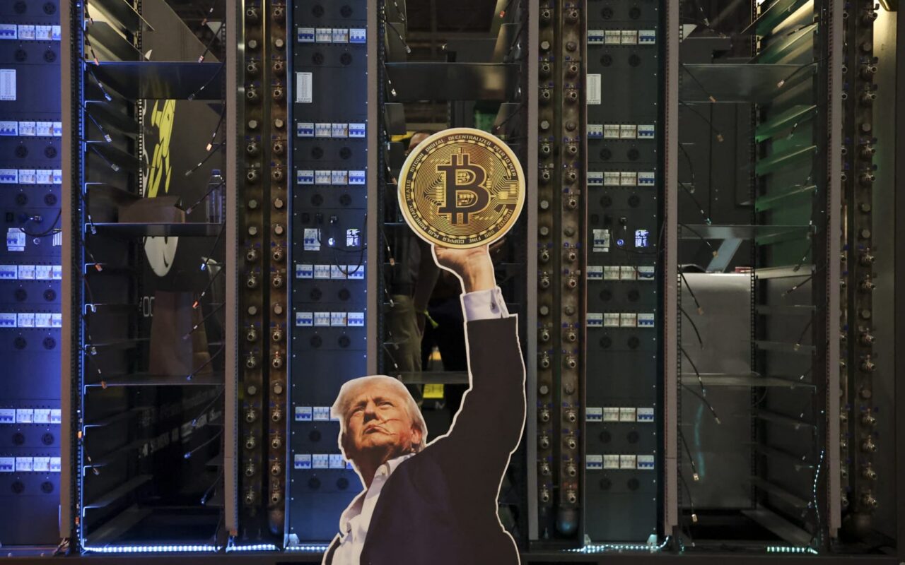 العملات المشفرة تتجاوز إمبراطورية ترامب العقارية.. هكذا تضخمت ثروته في 2025
