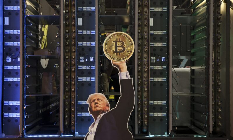 العملات المشفرة تتجاوز إمبراطورية ترامب العقارية.. هكذا تضخمت ثروته في 2025