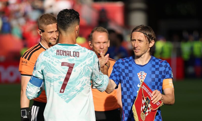المونديال.. هذا ما فعله مودريتش عند رؤيته لرونالدو في مباراة كرواتيا والبرتغال