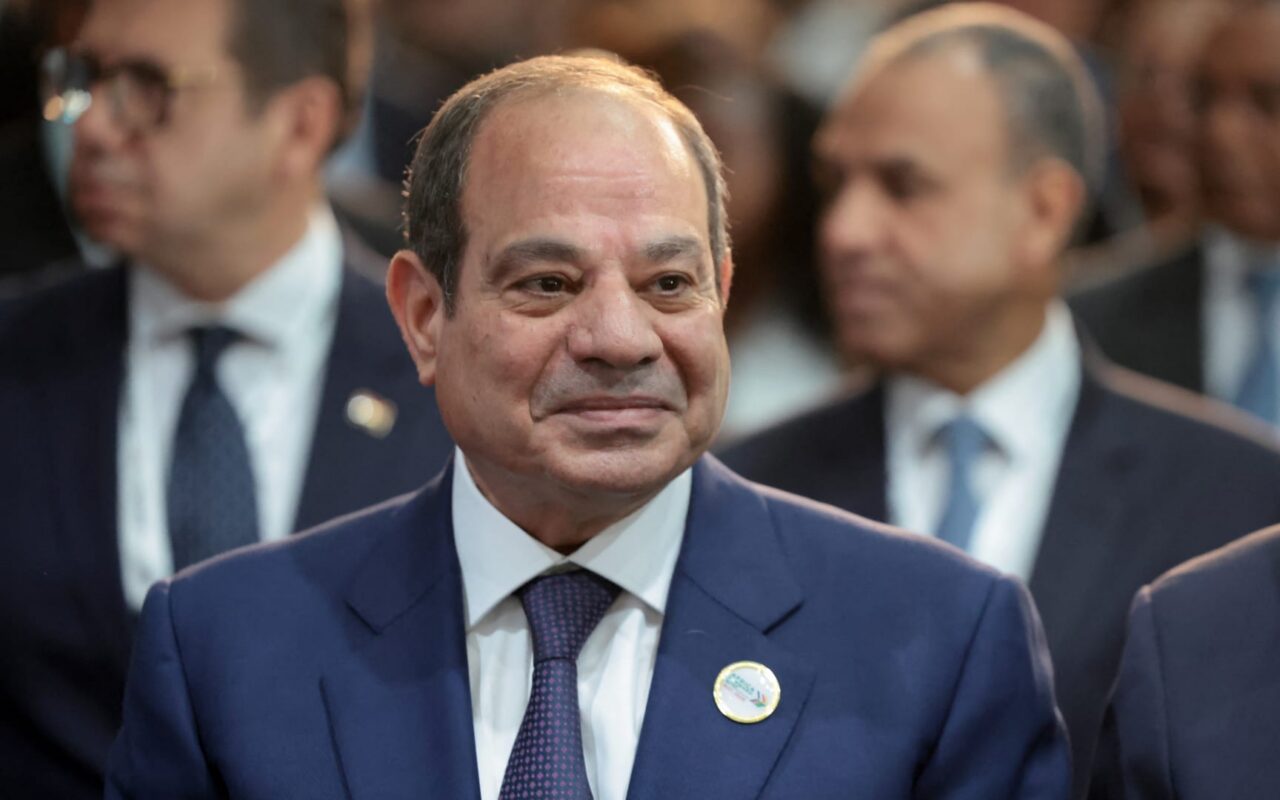 منتخب مصر يتلقى رسالة من السيسي بعد التأهل إلى ثمن نهائي المونديال