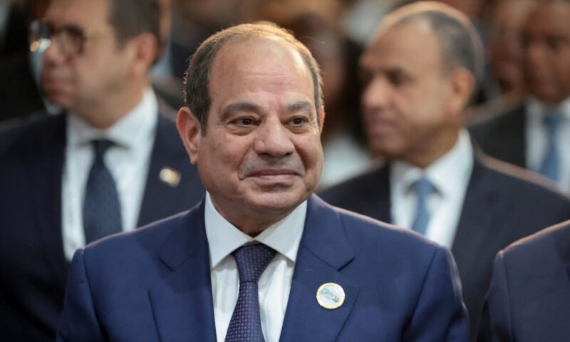 منتخب مصر يتلقى رسالة من السيسي بعد التأهل إلى ثمن نهائي المونديال