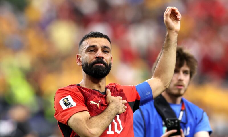 تداول لقطة “مؤثرة” لمحمد صلاح بعد مباراة مصر وأستراليا
