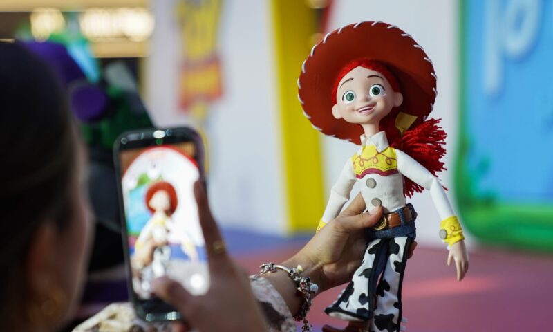 ديزني تكشف عن كواليس دوبلاج فيلم “Toy Story” للهجة المصرية