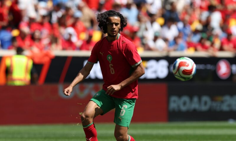 نادي ليل الفرنسي يحدد شرطًا وحيدًا مقابل التخلي عن أيوب بوعدي