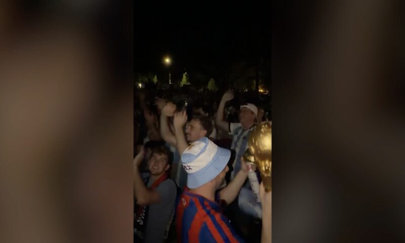شاهد كيف هتفت جماهير الأرجنتين للولايات المتحدة بعد الخسارة في كأس العالم