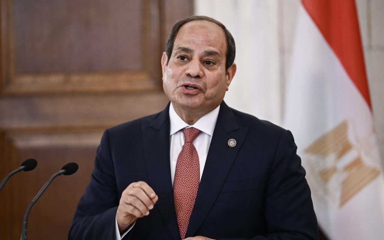 أول تعليق من السيسي بعد خسارة مصر من الأرجنتين