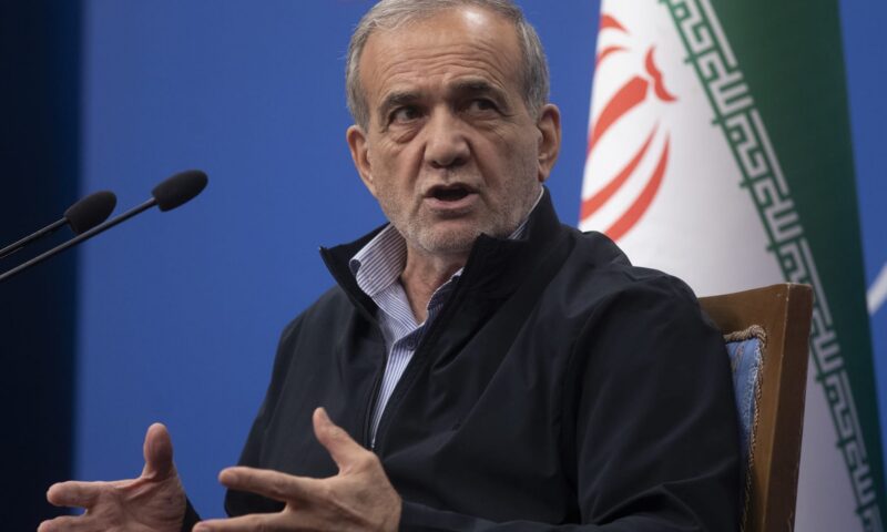 رئيس إيران يغادر العراق عائداً إلى طهران عقب الضربات الأمريكية