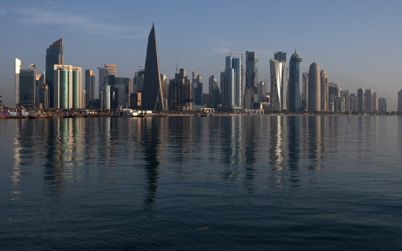 إيران تعلن استهداف موقع عسكري أمريكي في قطر