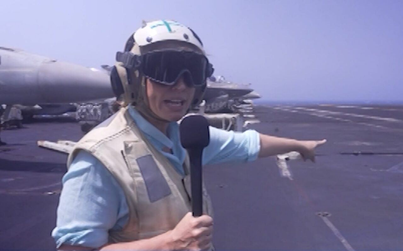 مراسلة CNN تنقل مشاهداتها من على متن حاملة الطائرات لينكولن.. وهذا ما رصدته