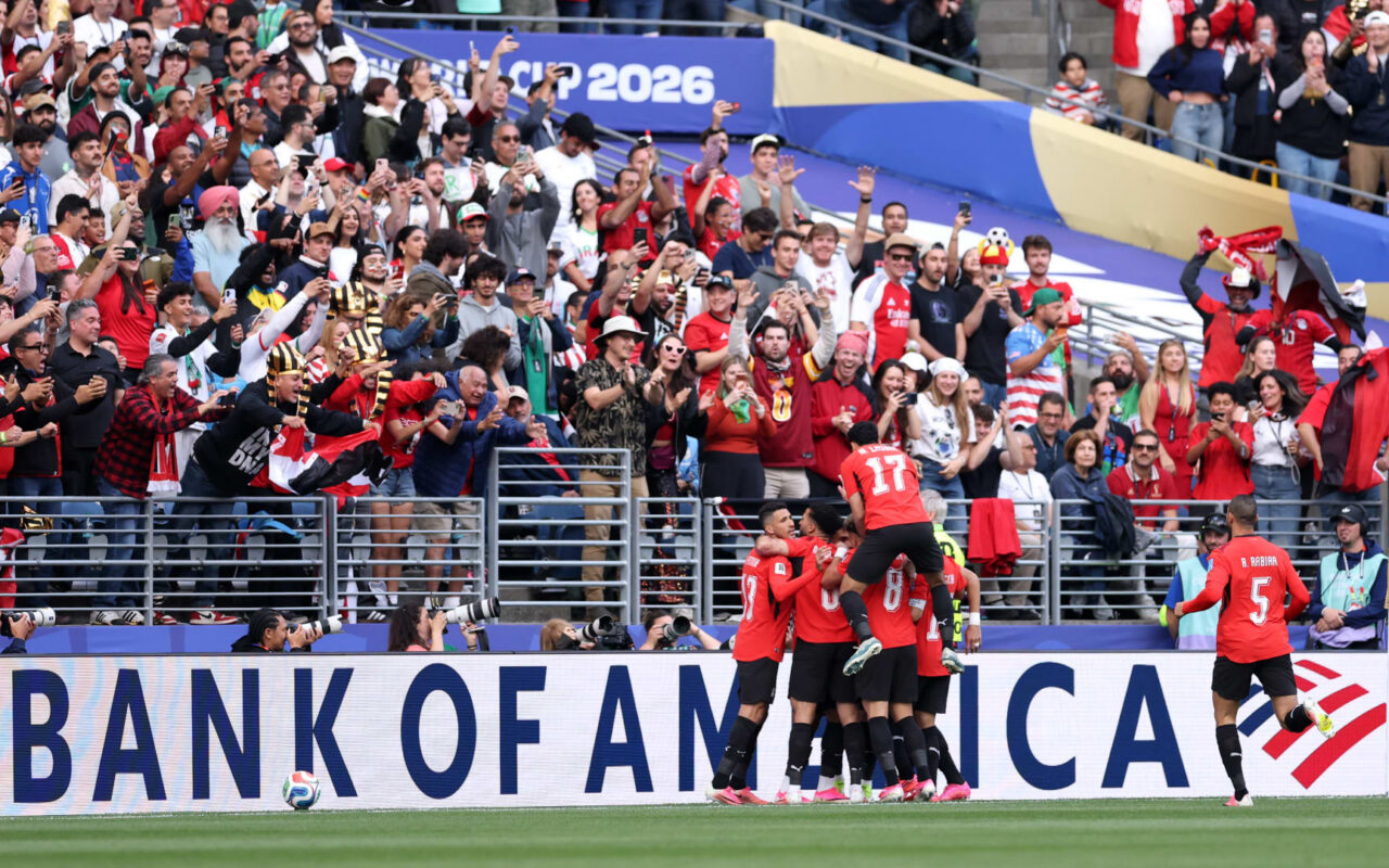 وصول “الفراعنة” إلى مصر.. اللحظات الأولى لاستقبالهم في العلمين