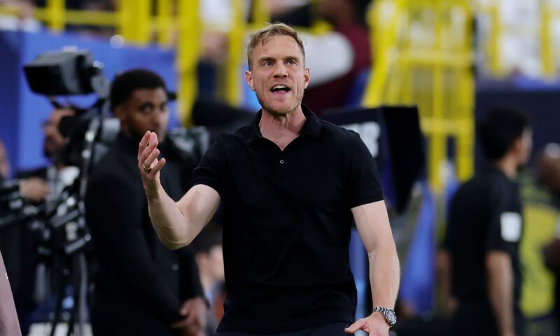 هذا ما نعلمه عن مدرب اتحاد جدة السعودي الجديد
