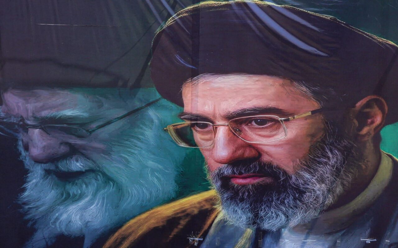 بيان للمرشد الأعلى الإيراني بعد دفن ولده علي خامنئي