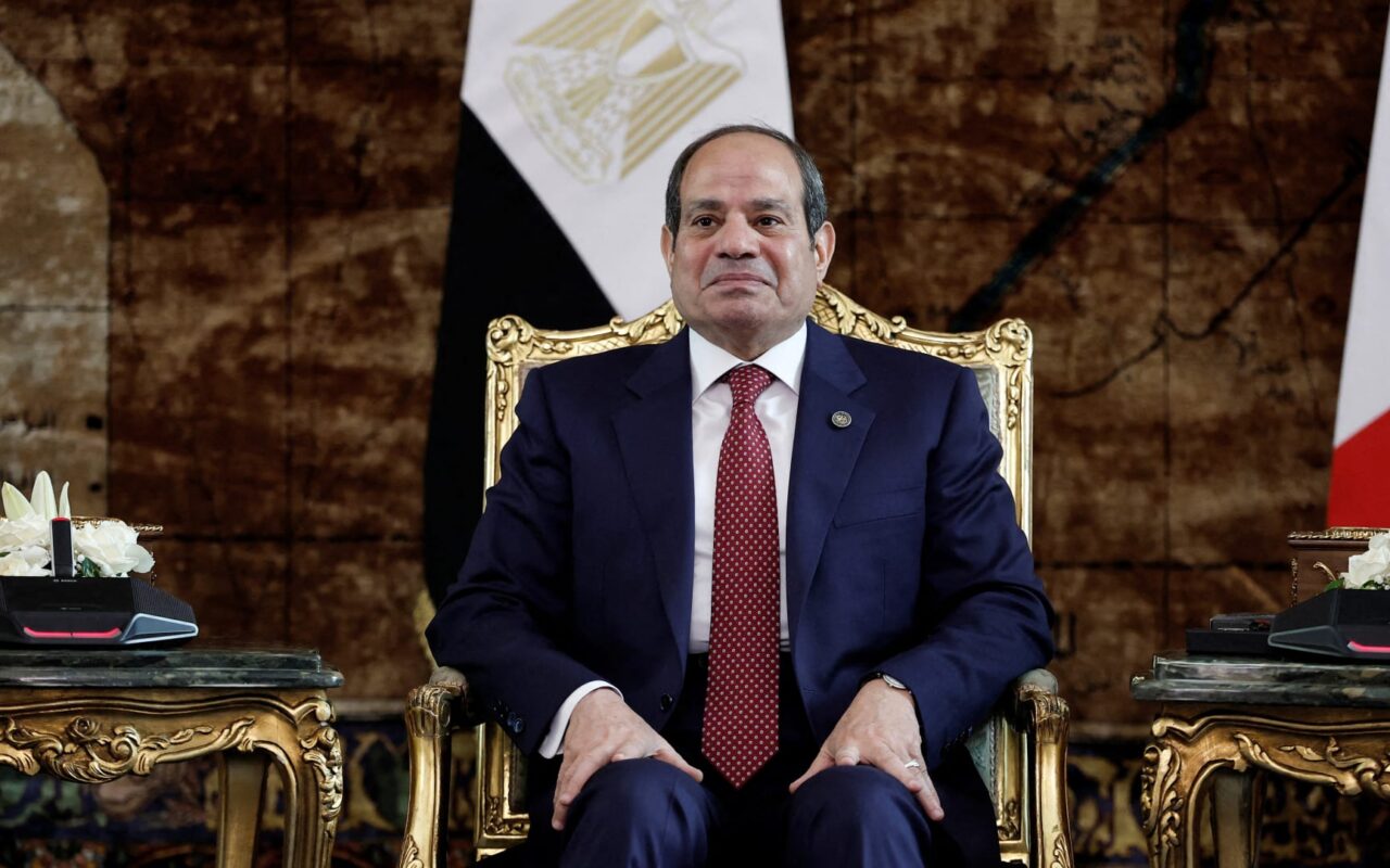 هدايا تذكارية ومأدبة غداء.. إليك تفاصيل استقبال السيسي للاعبي منتخب مصر