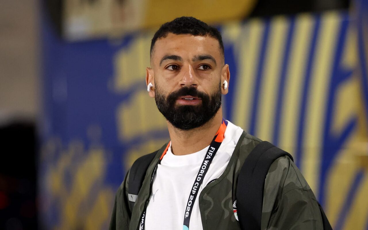 جملة قالها السيسي لمحمد صلاح خلال استقبال منتخب مصر تلقي رواجًا