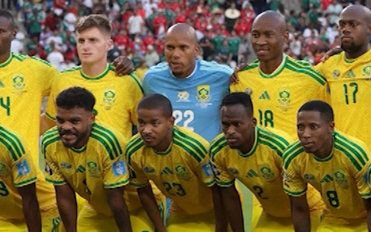 بعد أسبوعين من مشاركته في المونديال.. وفاة لاعب منتخب “بافانا بافانا” عن 25 عاماً