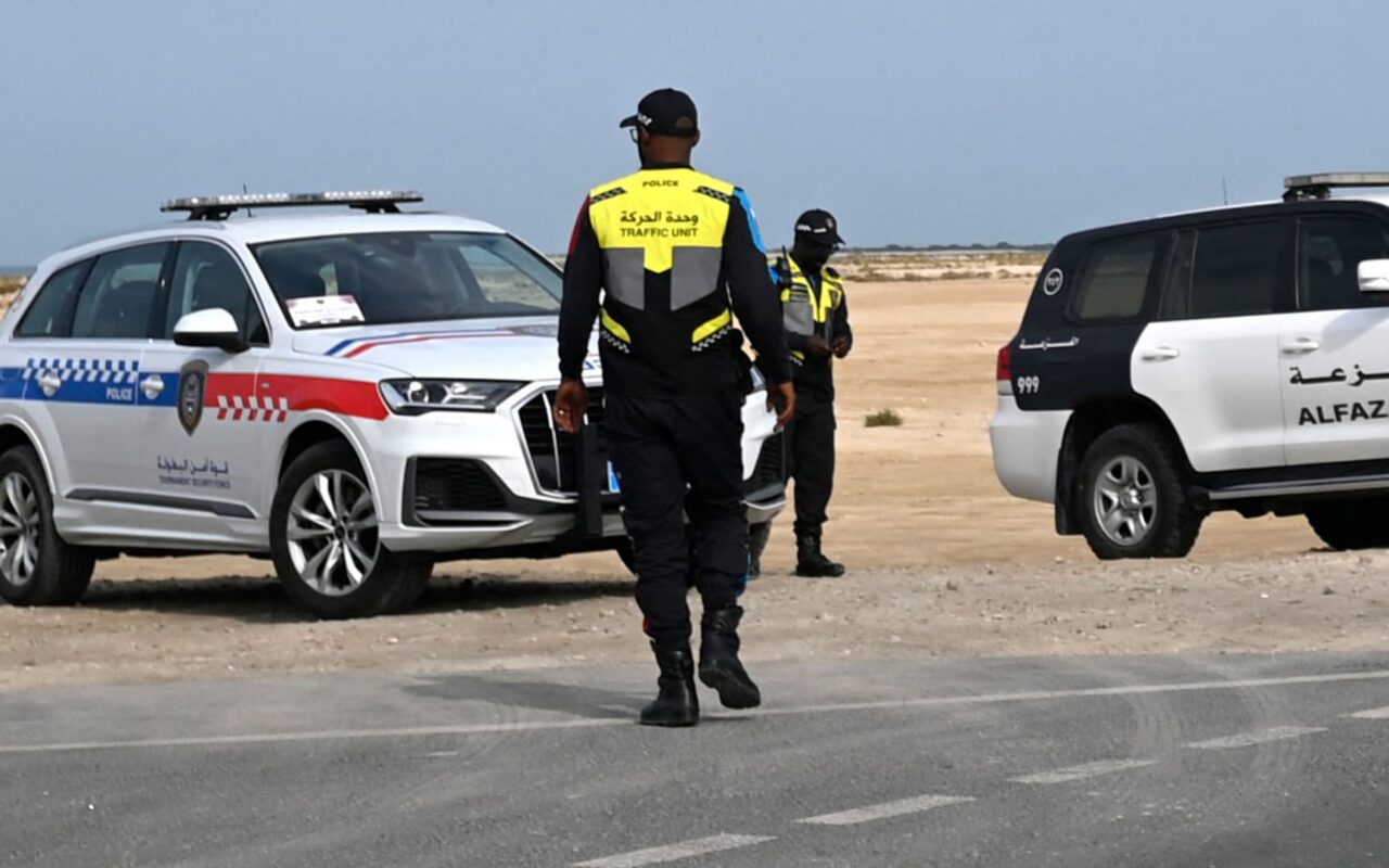 قطر تعلن إصابة 3 أشخاص منهم طفل بسقوط شظايا نتيجة اعتراض صواريخ