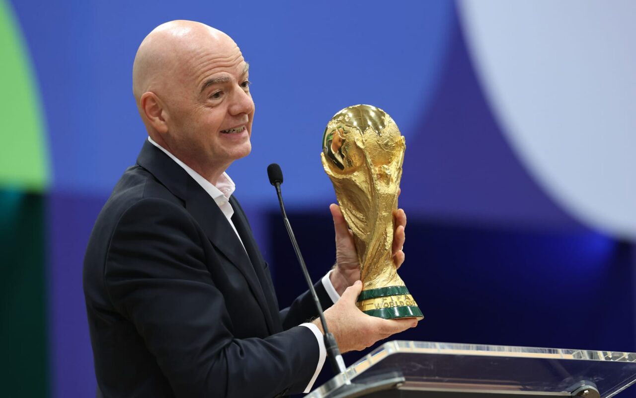 رئيس “فيفا” يؤكد إمكانية زيادة المشاركين في كأس العالم إلى 64 منتخبًا