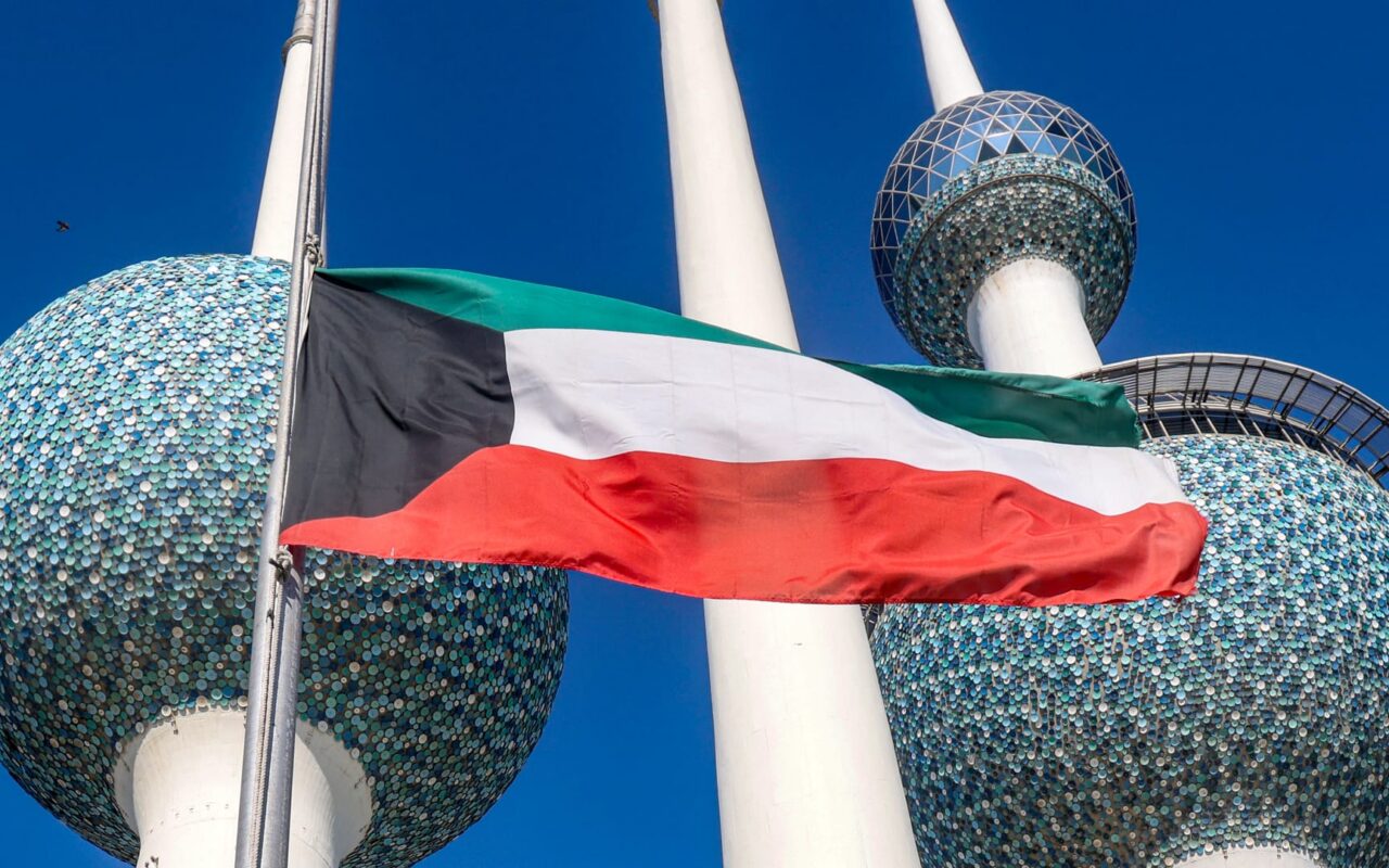 “هجوم عدواني” يطال ثلاثة مراكز حدودية للجيش الكويتي ومنصة حفر نفطية