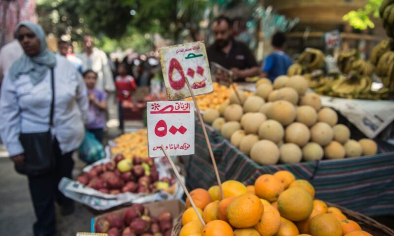 مصر: حذف 850 ألف مستفيد من بطاقات التموين وطلبات إحاطة بشأن الضوابط