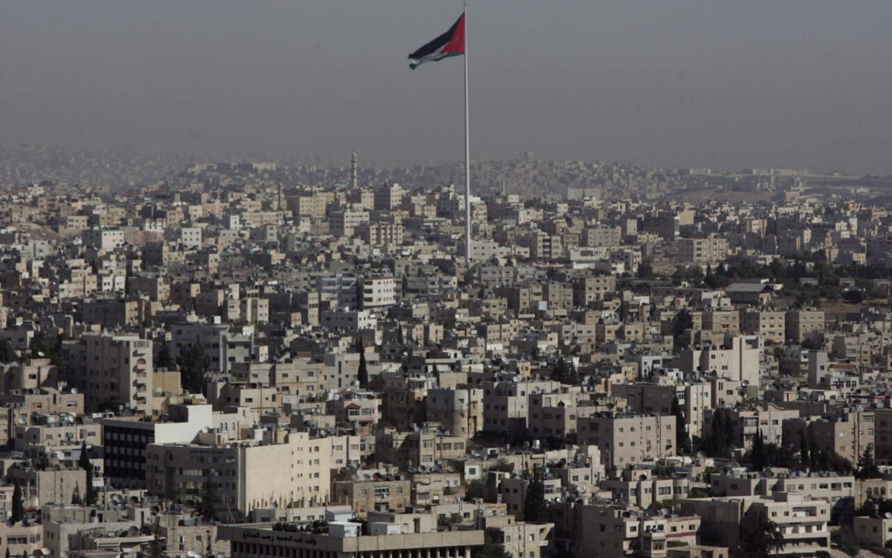 الأردن يعلن اعتراض وإسقاط 4 صواريخ أُطلقت من إيران