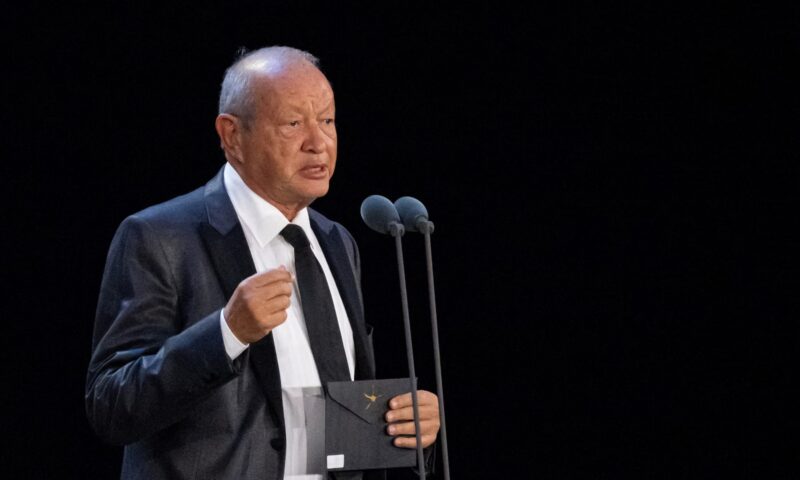 بكلمات “مؤثرة”.. ساويرس يعلق على تصريح متداول لحسام حسن عن المنتخب