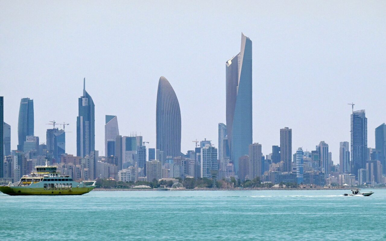 الجيش الكويتي: نتصدى لهجمات صاروخية وطائرات مسيّرة معادية