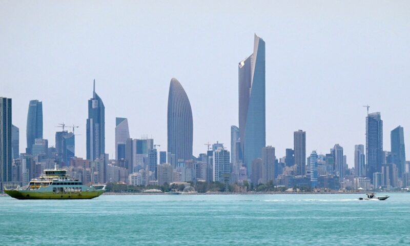 الجيش الكويتي: نتصدى لهجمات صاروخية وطائرات مسيّرة معادية