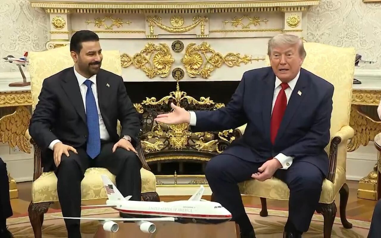 ترامب يمازح رئيس الوزراء العراقي: شاب ووسيم وهذا لا يعجبني