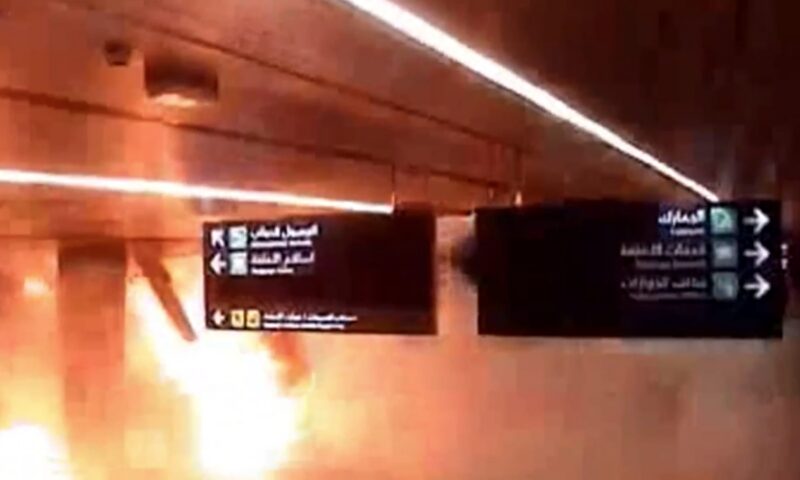 فيديو لـ”لحظة سقوط صاروخ حوثي على مطار أبها في السعودية”.. ما قصته؟