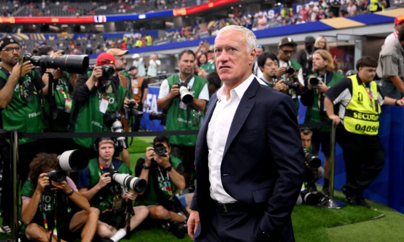 ديشان ينتقد هذا الشخص بعد إخفاق فرنسا ببلوغ نهائي مونديال 2026