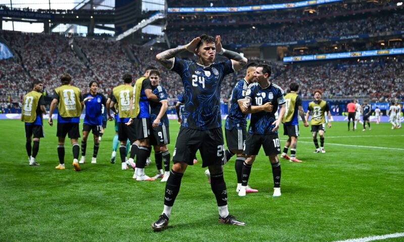 الأرجنتين تهزم إنجلترا في “الوقت القاتل”.. وتبلغ نهائي كأس العالم 2026