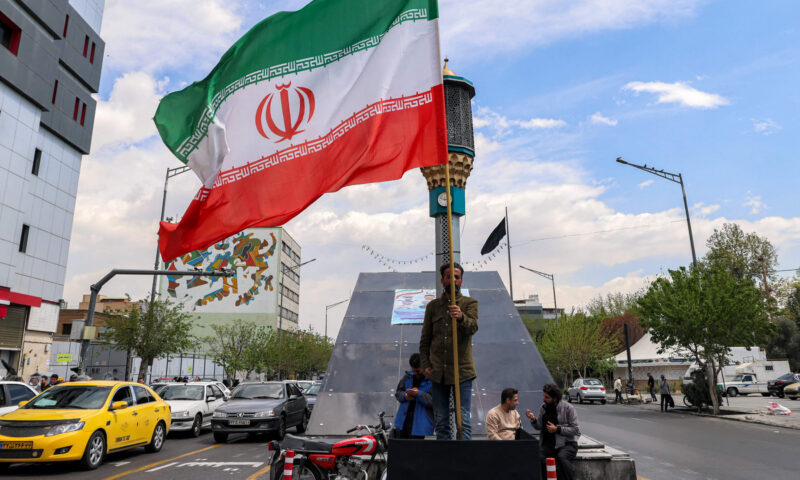 إيران تتهم أمريكا بارتكاب “جرائم حرب”.. وهذا ما قالته عن هجماتها على دول الخليج