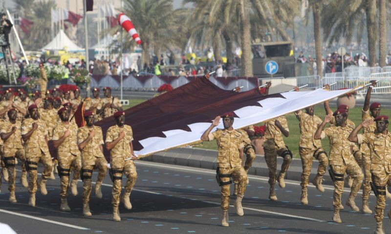 صباح الجمعة.. قطر تتصدى لهجمة جوية أخرى والبحرين تُفعّل صافرات الإنذار مجددا