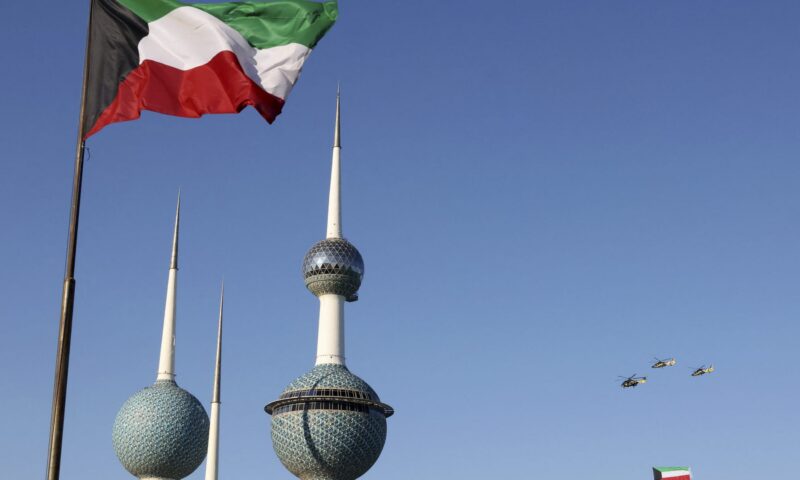 الكويت تعلن استهداف محطة لتوليد الكهرباء بهجوم إيراني