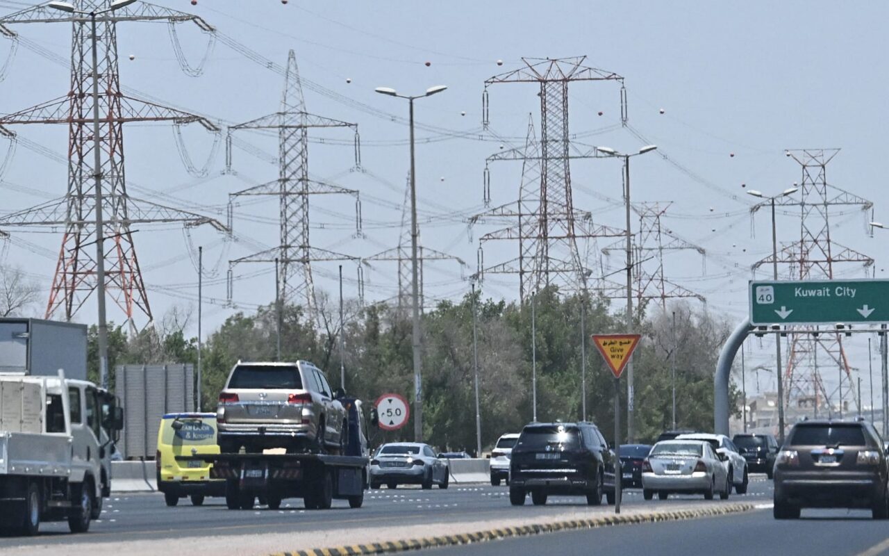 الجيش الكويتي يعلن تصديه لهجمات إيرانية جديدة بالصواريخ والمسيرات