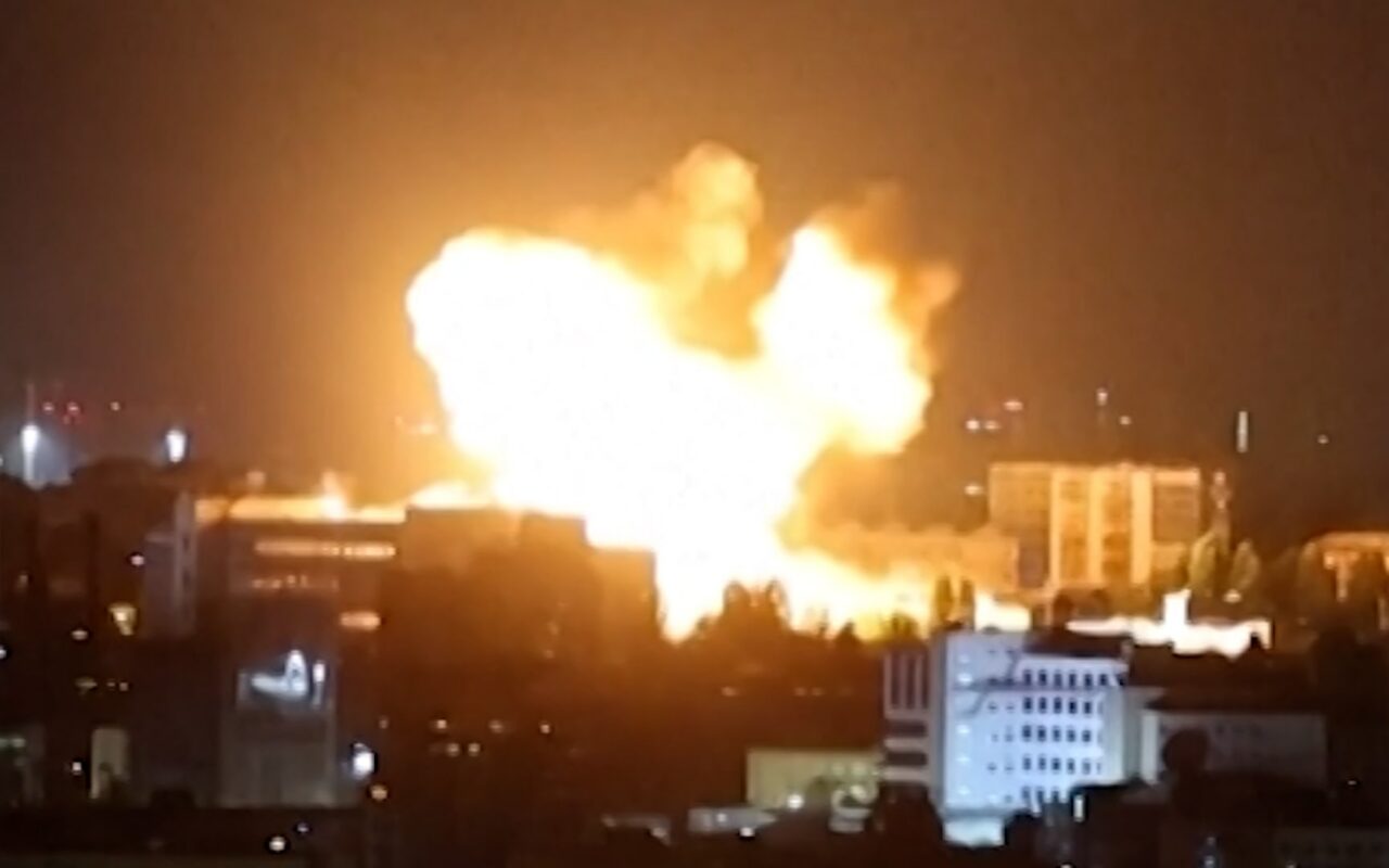 روسيا تشن أحد أكبر هجمات الصواريخ الباليستية منذ بدء حربها على كييف