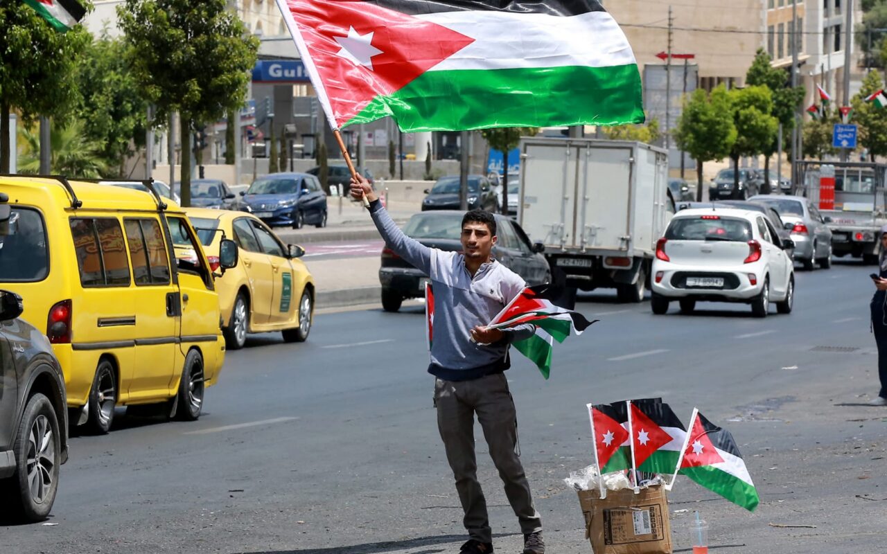 الأردن يستدعي القائم بأعمال السفارة الإيرانية: أوقفوا الهجمات فورًا