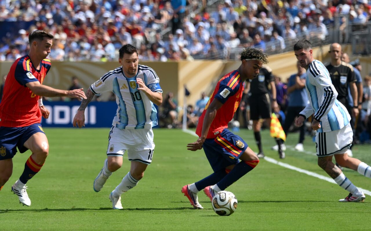 عز الدين الكلاوي يكتب: إسبانيا تنتزع كأس العالم من “التانغو” بعد مباراة درامية