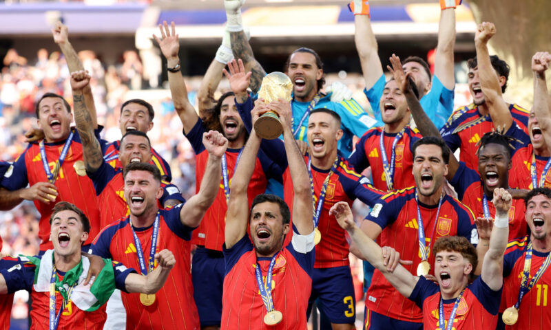 بـ6 كلمات ..علاء مبارك يعلق على فوز إسبنايا بلقب بطولة كأس العالم 2026