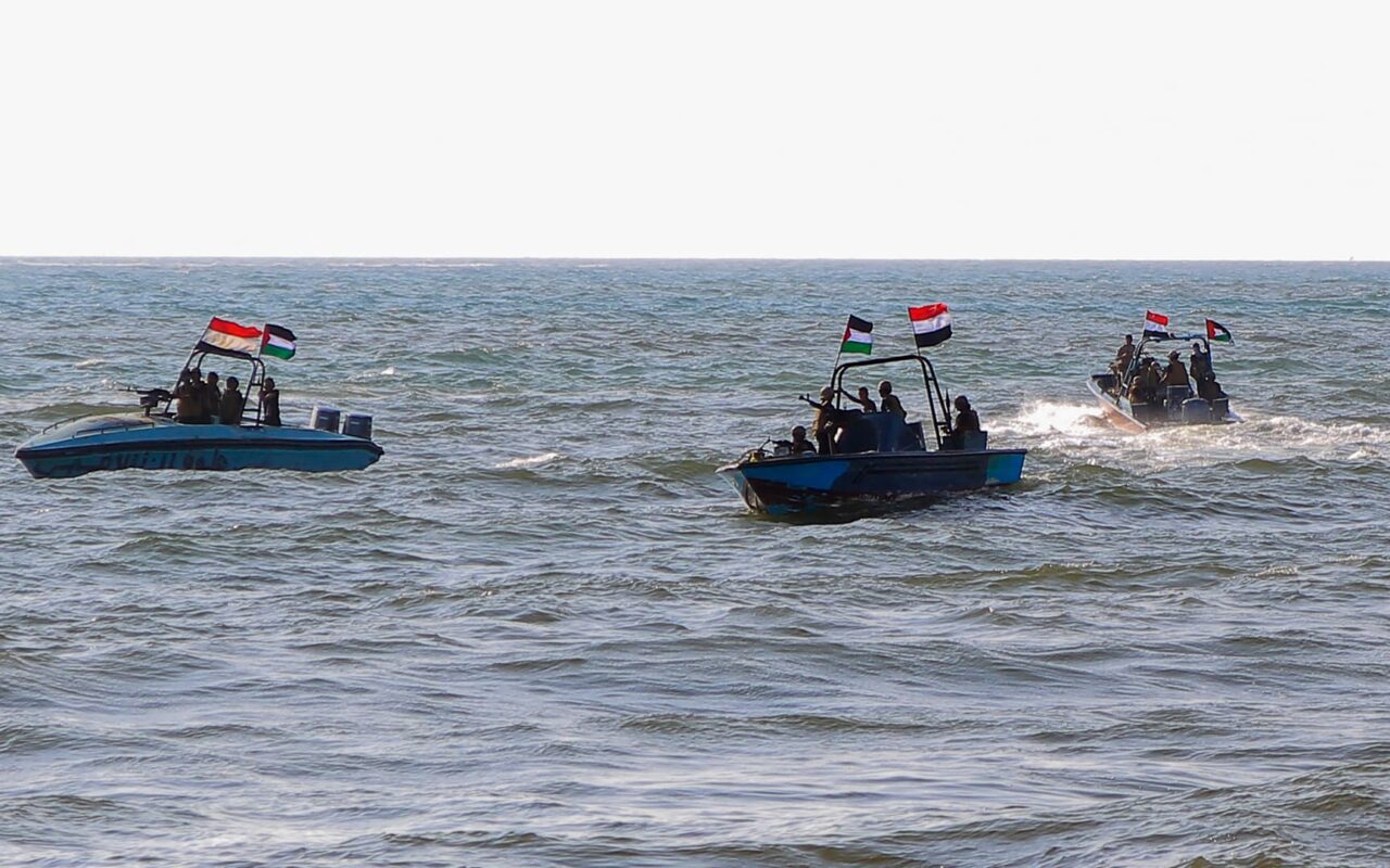 الحوثيون يعلنون فرض “حظر ملاحة بحرية” على السعودية