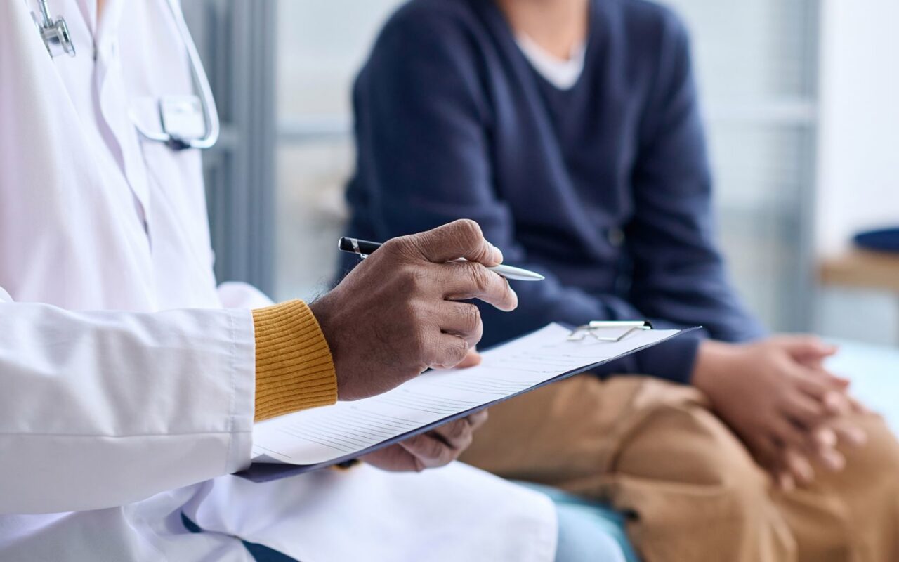 قرحة المعدة..كيف يمكن التخفيف من أعراضها في المنزل؟