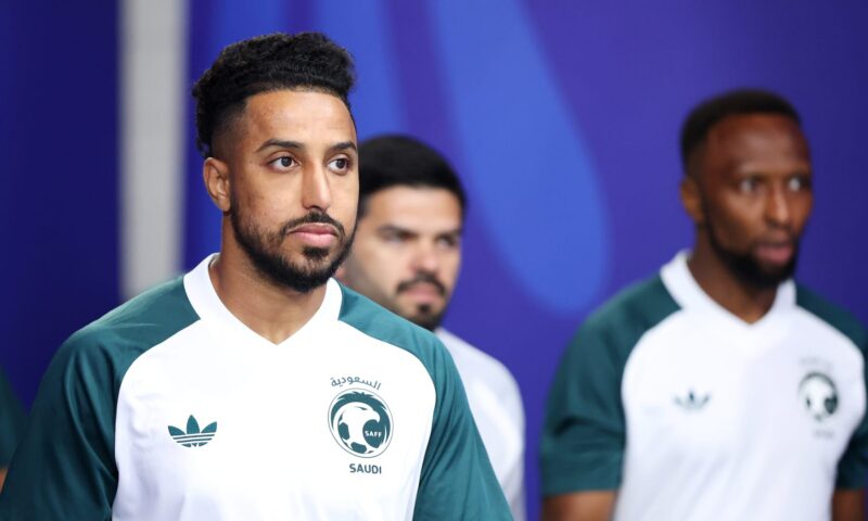 سالم الدوسري يجري عملاً جراحياً على موضع إصابته.. ما مدة غيابه عن الملاعب؟