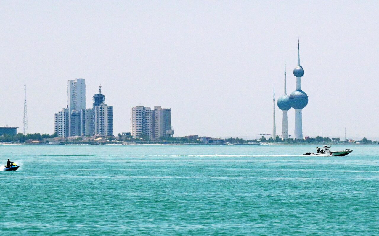 الجيش الكويتي يعلن التصدي لهجمات إيرانية جديدة بالطائرات المسيرة